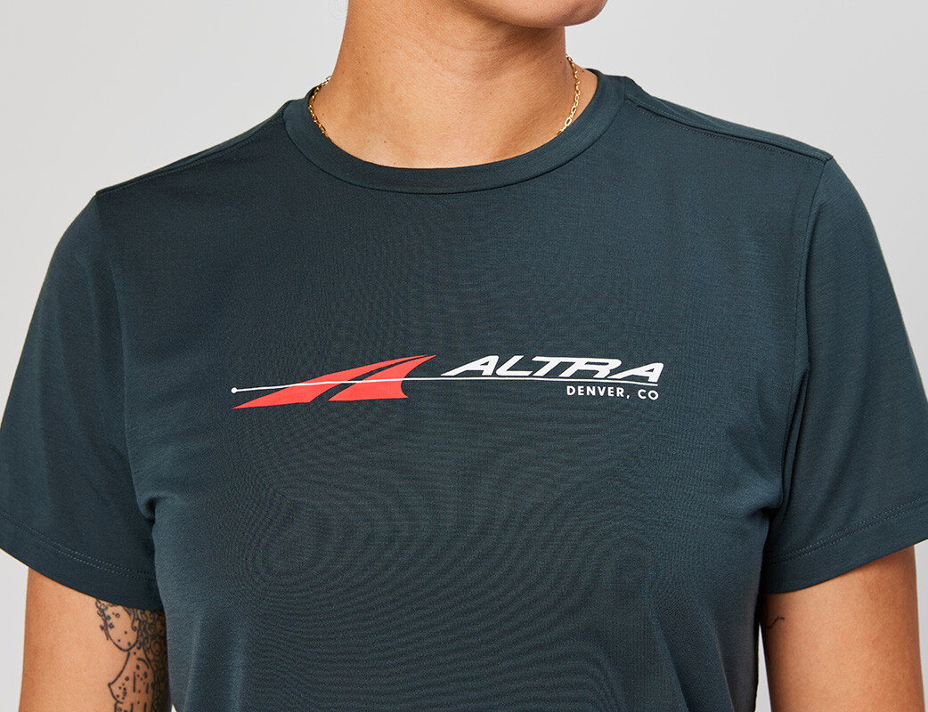 Altra running best sale t shirt