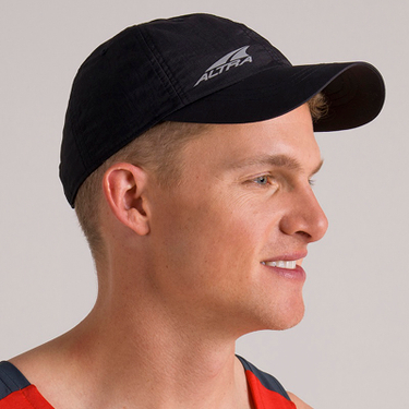 PERFORMANCE RUN HAT - Altra Running | Official Website